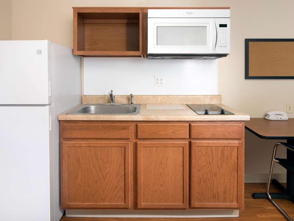 Extended Stay America Select Suites - Kansas City - South - I-49 الغرفة الصورة