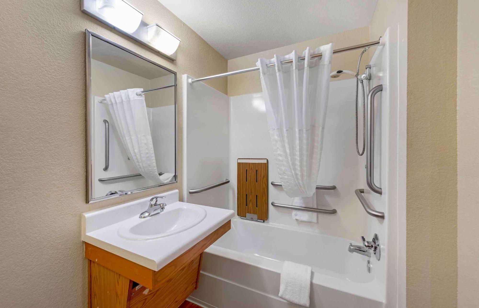 Extended Stay America Select Suites - Kansas City - South - I-49 المظهر الخارجي الصورة