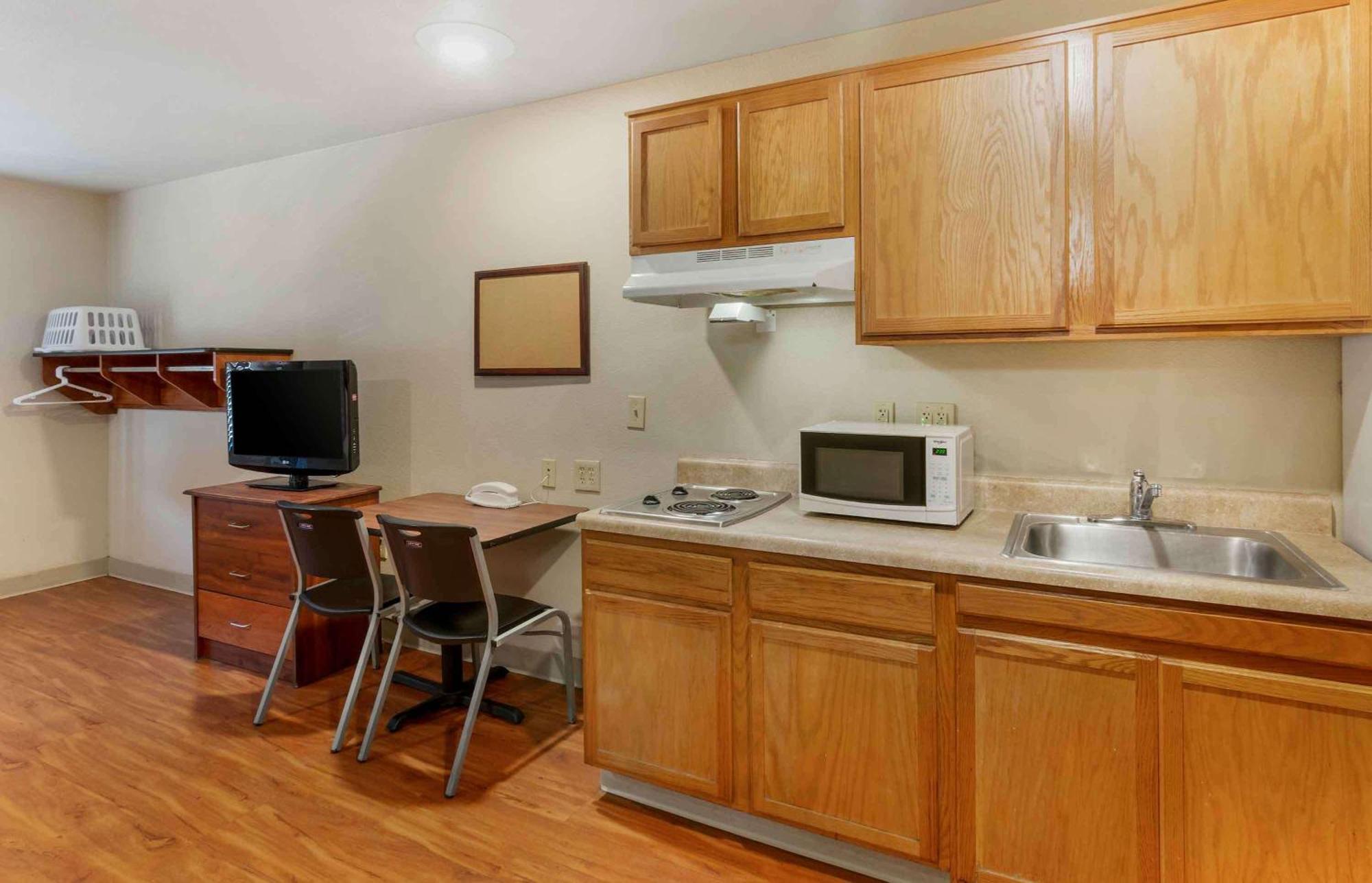 Extended Stay America Select Suites - Kansas City - South - I-49 المظهر الخارجي الصورة